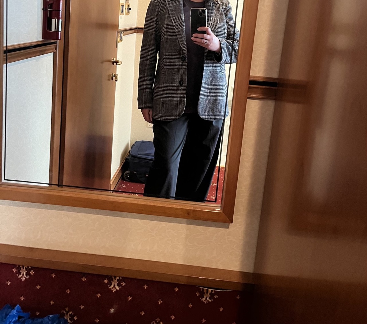 Это я готовлюсь к очередной выставке в гостинице.