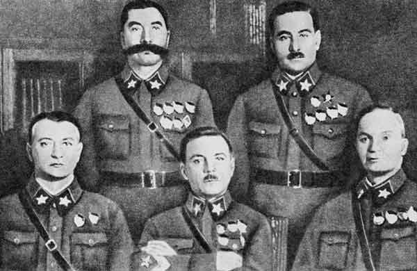 ВМВ / 1935 / Эволюция воинских званий в Советской России после Октябрьской революции 1917 года