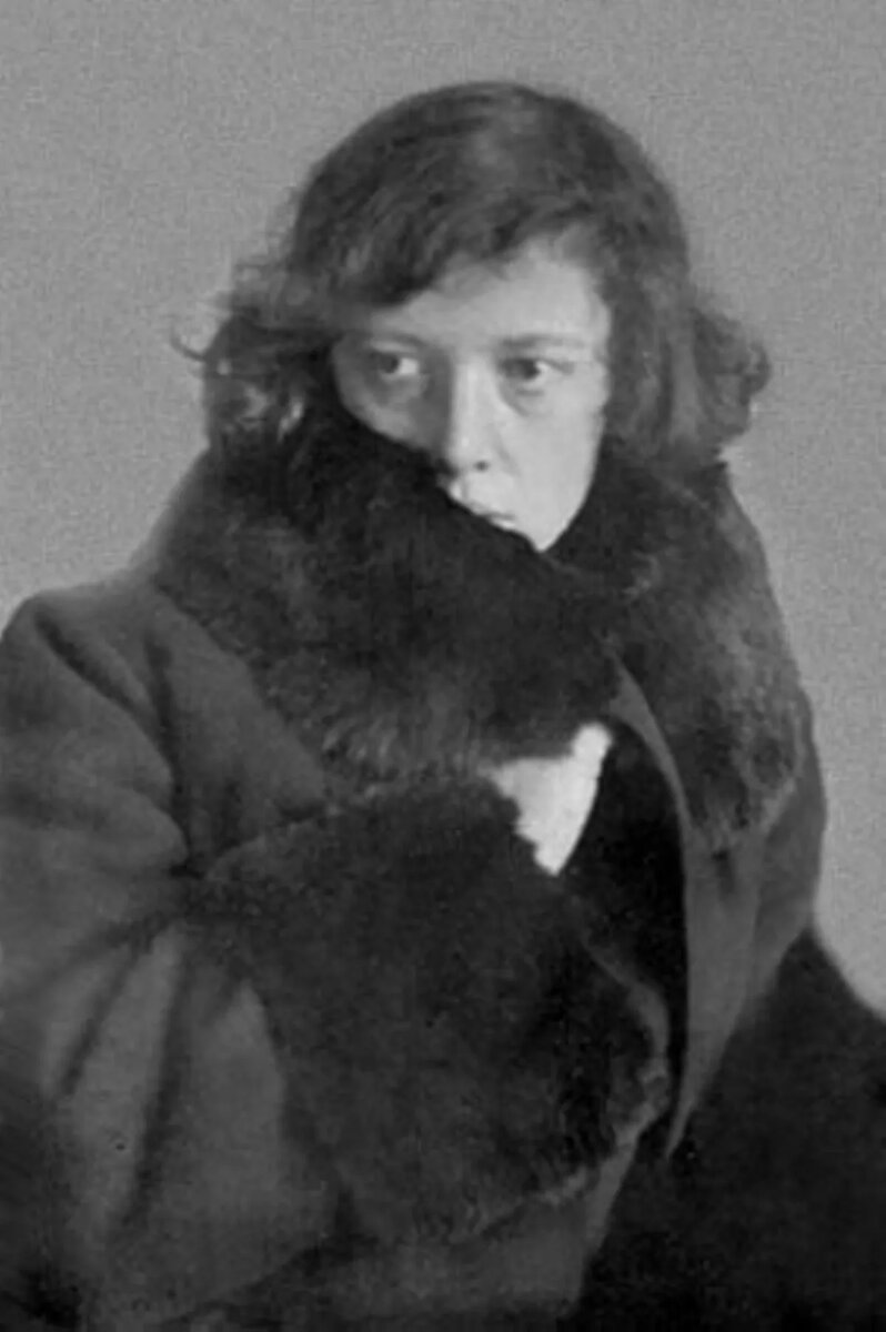 Нора Галь в 1930-е 