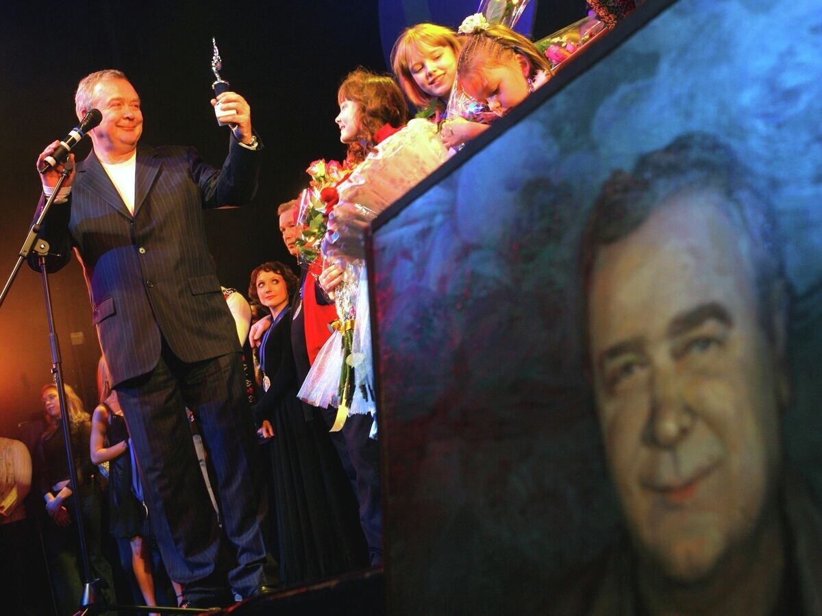  Художественный руководитель "Театра Луны" Сергей Проханов