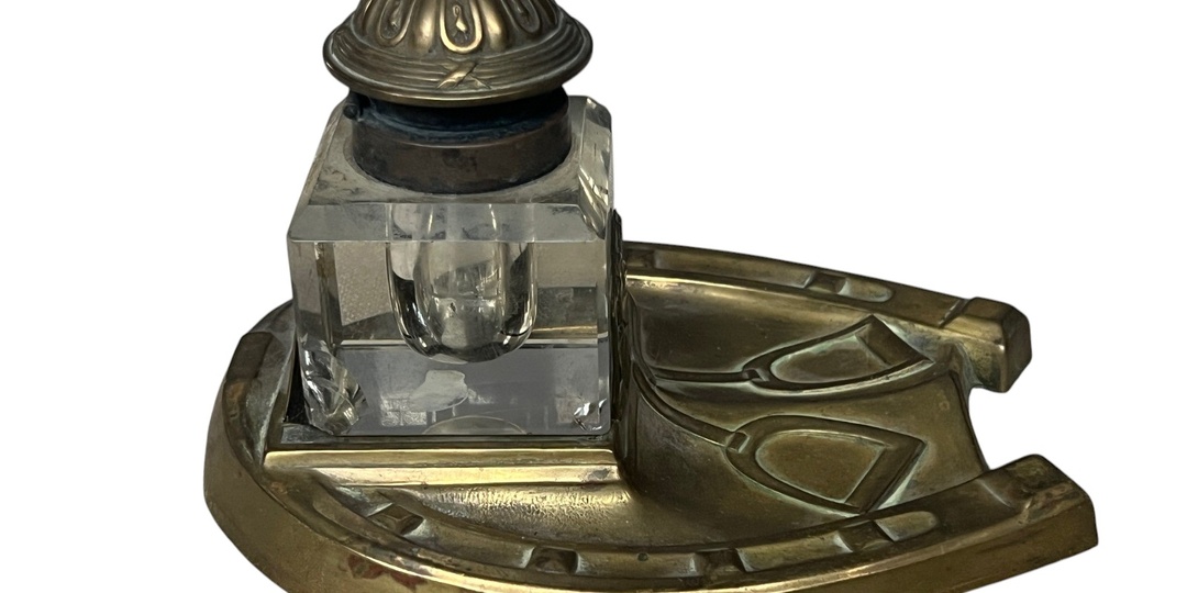 Антиквариат или искусная копия — что выберете вы?