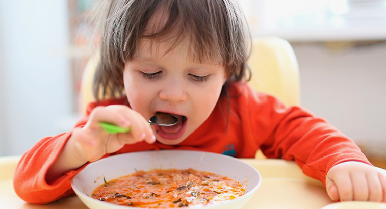 уговорить ребенка съесть суп