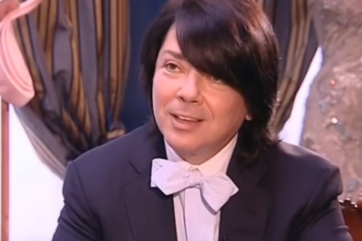   скриншот из видео "Личные вещи. Валентин Юдашкин" с канала "Пятый канал Россия"