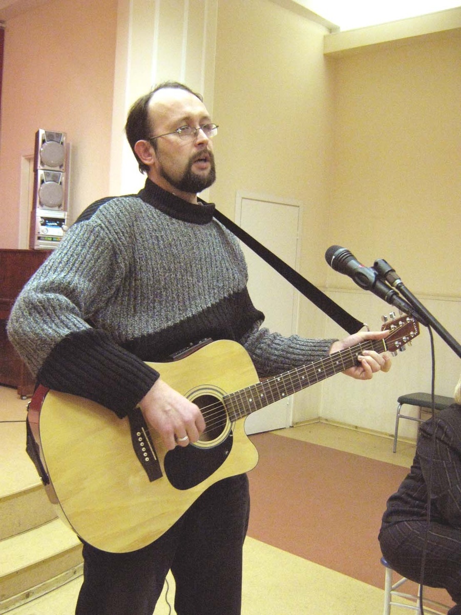 Выступление в музыкально-поэтическом салоне "Родник"