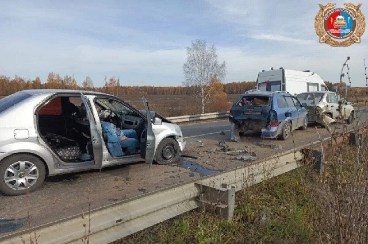    В Кинешемском районе столкнулись три машины: есть пострадавшие