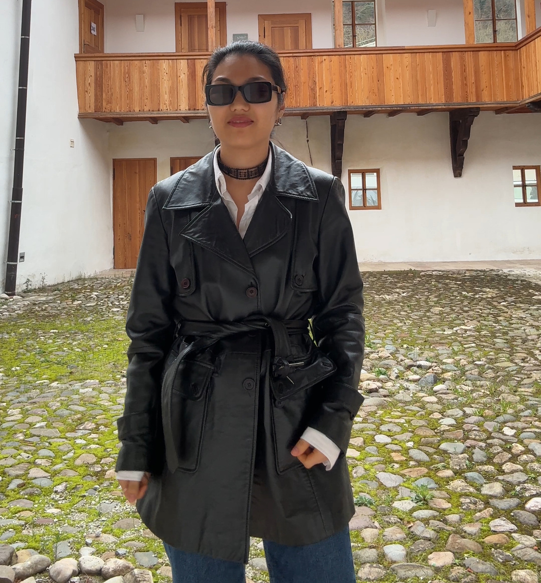 Вот эту куртку я купила в секонде этой весной.