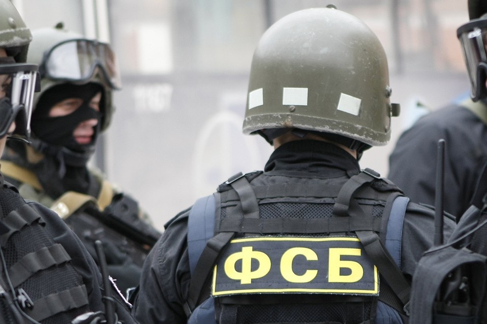    В Центре общественных связей ФСБ сообщили, что предотвращен теракт против высокопоставленного офицера Минобороны России. Виктор ГУСЕЙНОВ