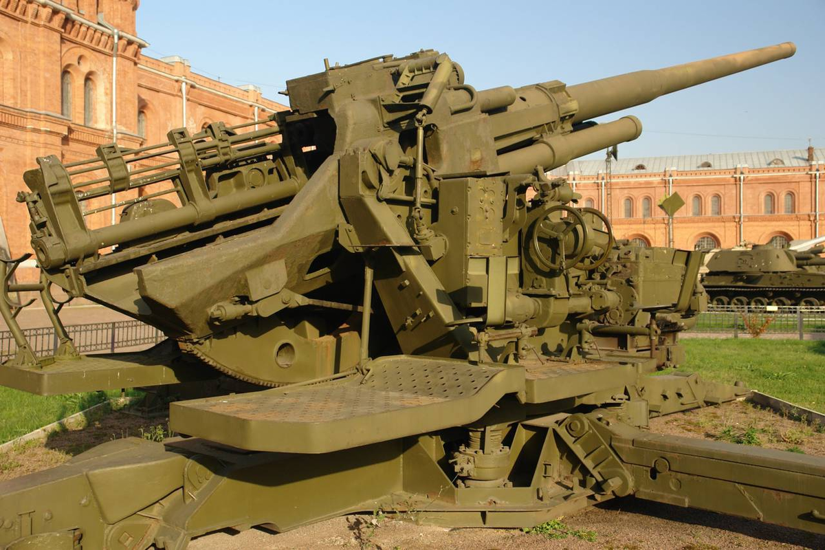 История создания и разработчики 130-мм зенитной пушки КС-30
