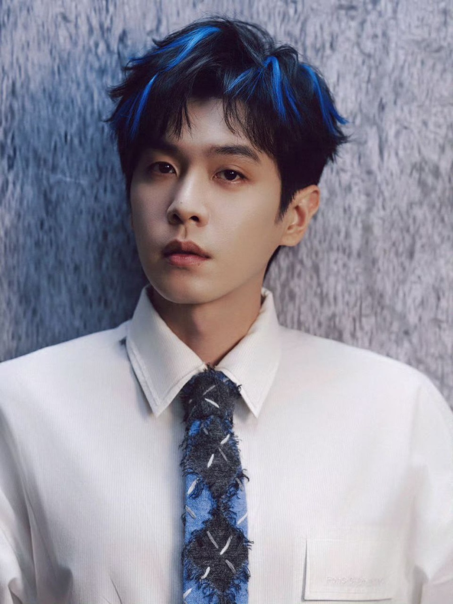 Чжан Жоюнь. Листайте галерею...