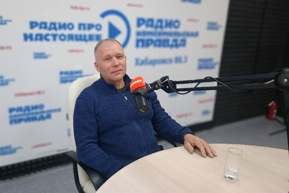    Главный тренер ХК «СКА-Нефтяник» Алексей Жеребков побывал в гостях "КП" Александр СНЕГ