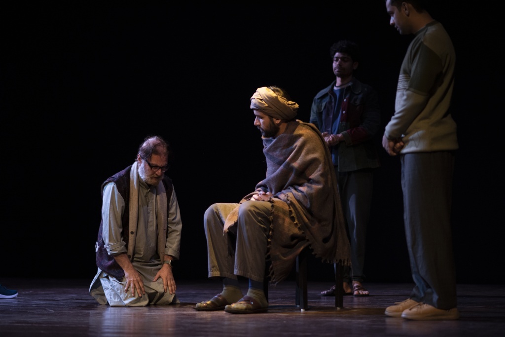 Сцена из спектакля «Братья Карамжале». Фото из личного архива режиссёра.