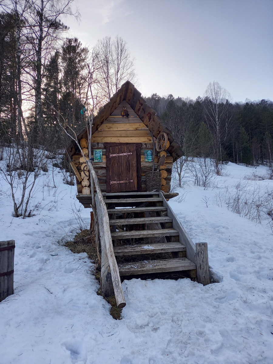 Изба б.Яги, п. Макаракский