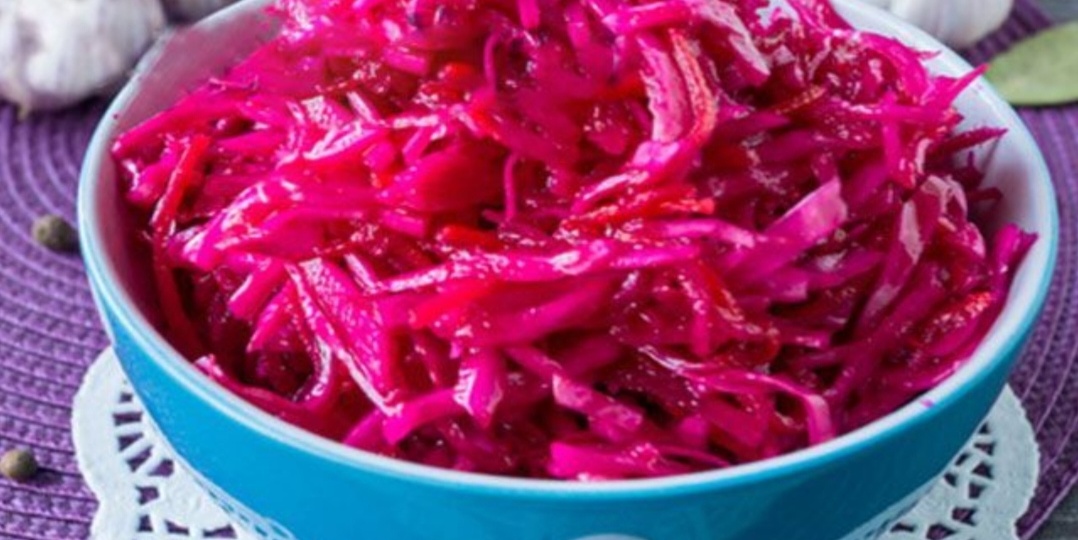 Маринованная капуста со свеклой и марковью на зиму.