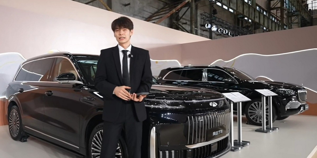 Флагманский гибрид Chery Fulwin T11 на презентации поставили рядом с Mercedes-Maybach GLS. Приготовление к штурму рынка роскошных SUV?