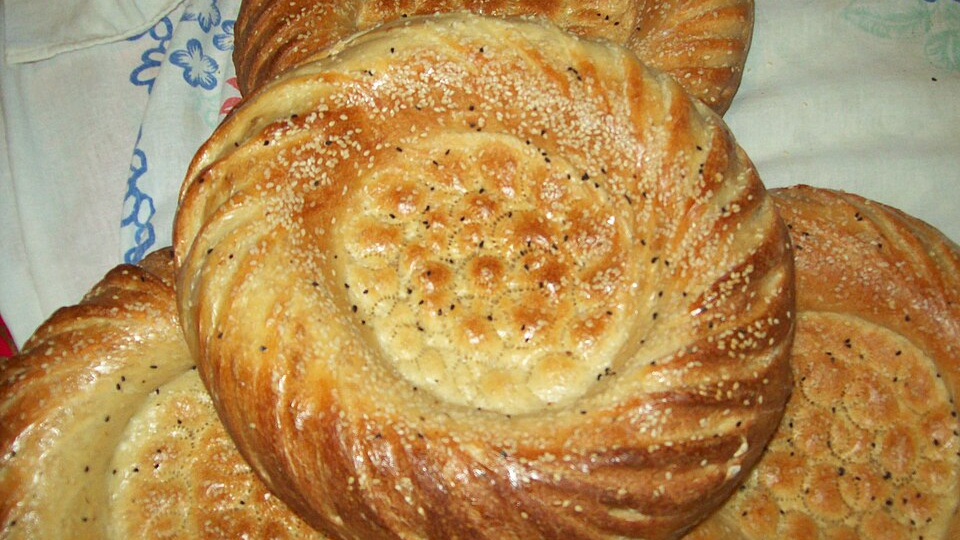 Как готовят лепешки в тандыре: секрет хрустящей корочки и мягкой сердцевины