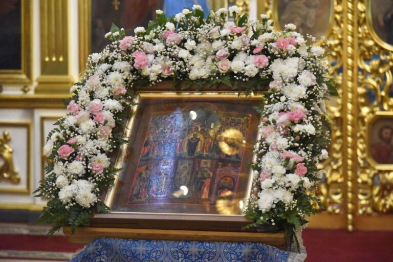    Православные оренбуржцы отмечают Покров Пресвятой Богородицы Оренбуржье