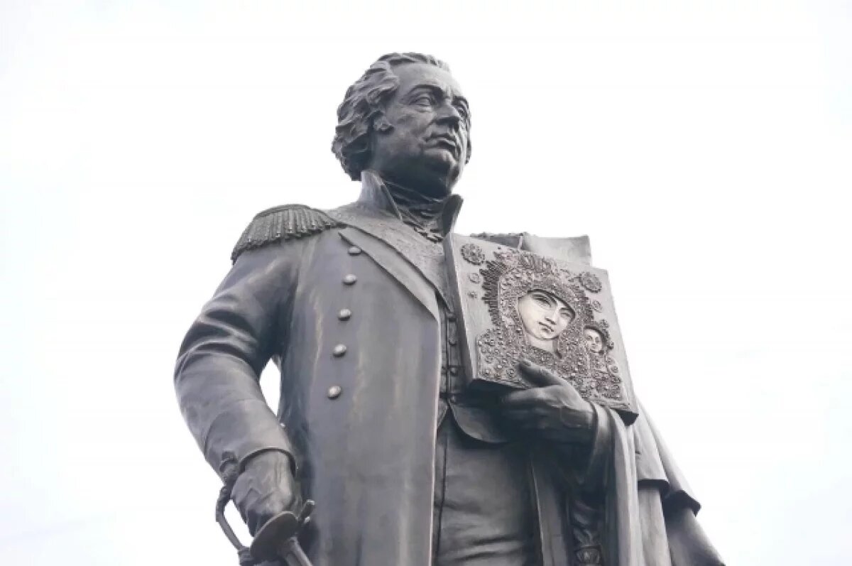    В Новокузнецке открыли памятник Михаилу Кутузову