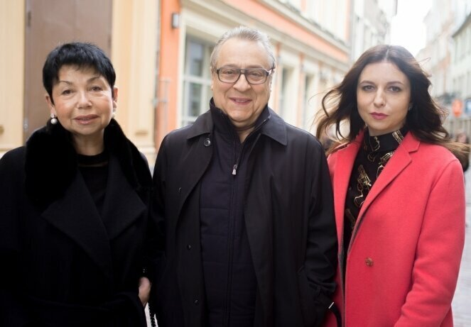 Геннадий Хазанов с женой и дочкой