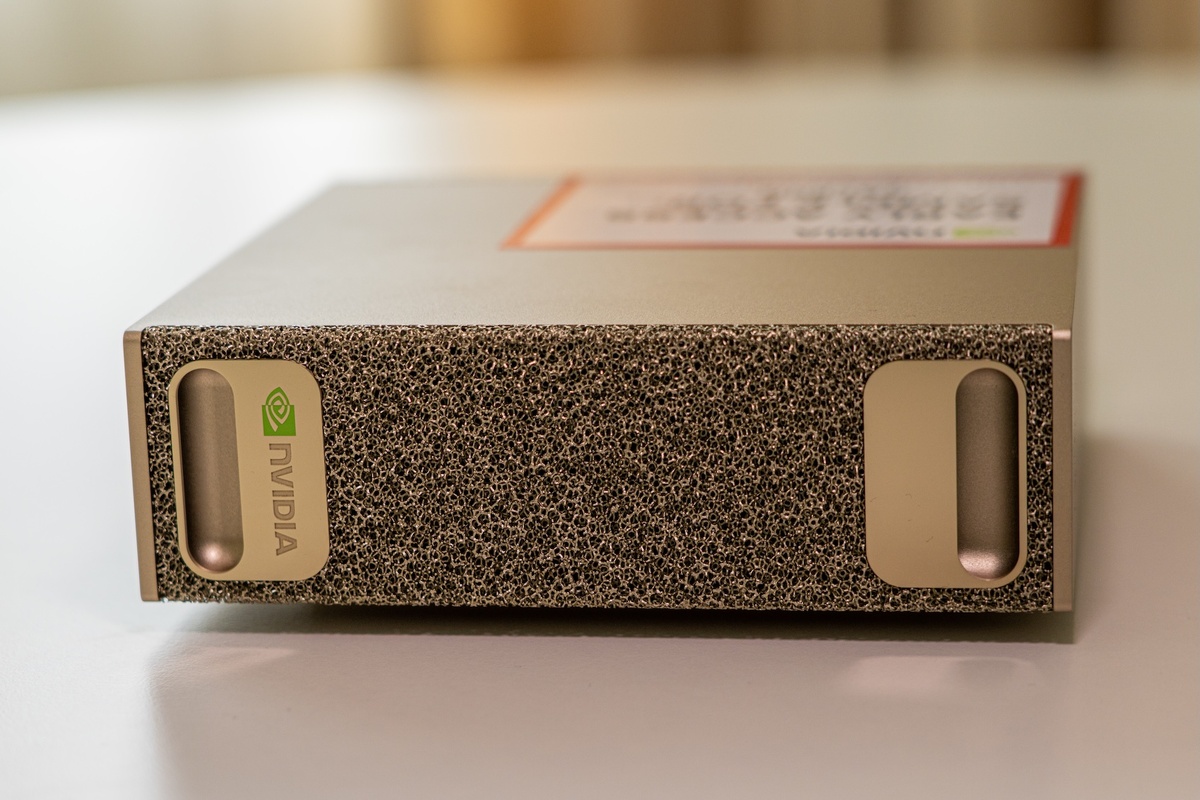 NVIDIA DGX Spark. Источник: https://lmsys.org/blog/2025-10-13-nvidia-dgx-spark/