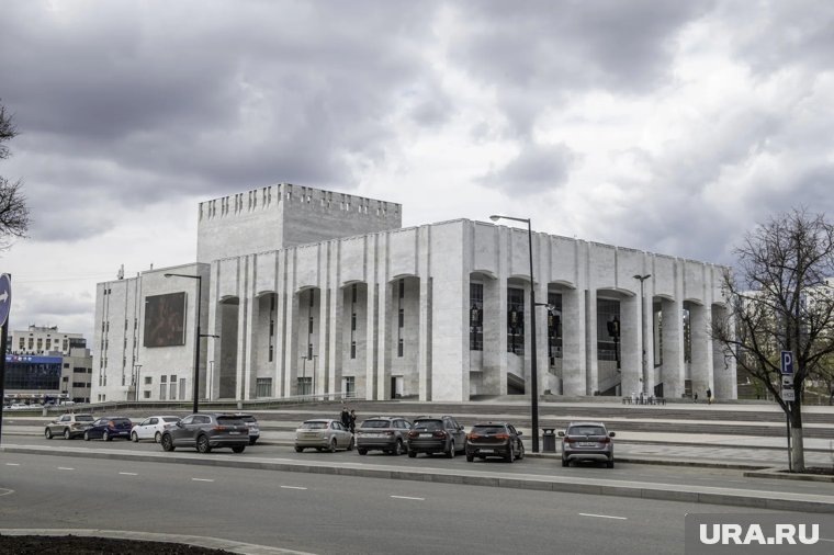    Театр-Театр будет открыт минимум до 4 ноября