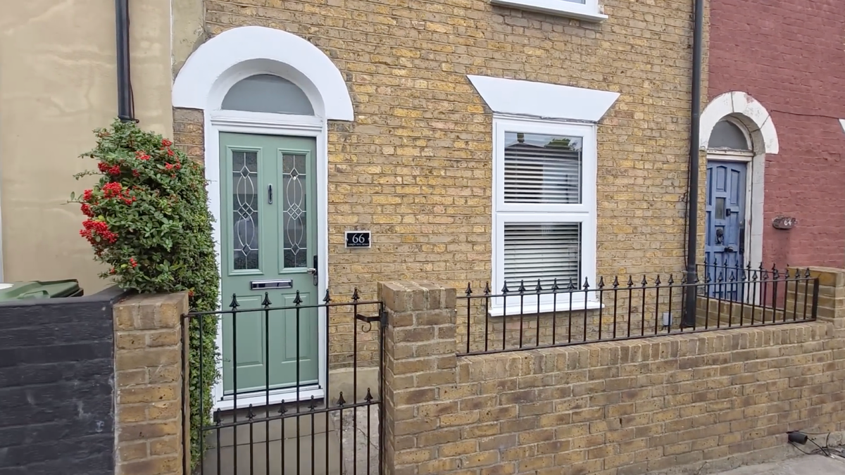 Чем-то напоминает декорации фильма о Гарри Поттере не правда ли?