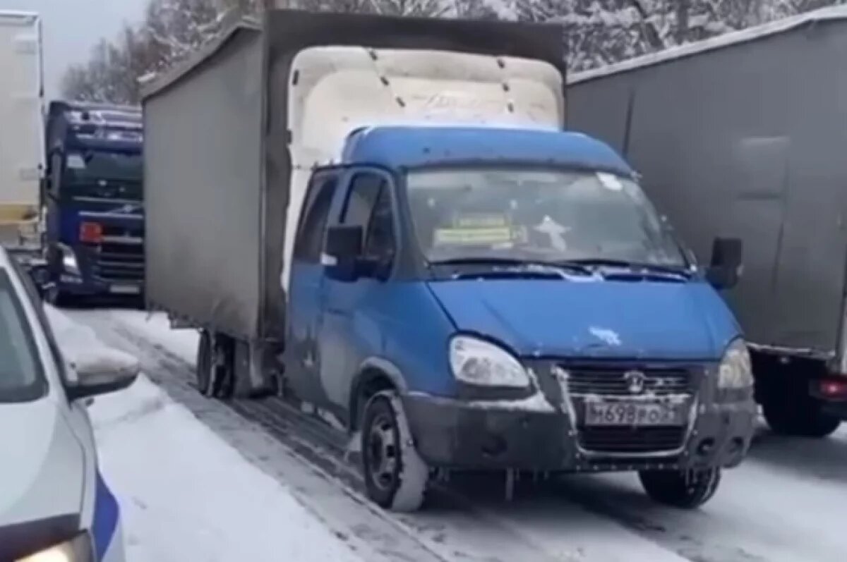    На трассе «Байкал» ограничили движение для фур из-за снега