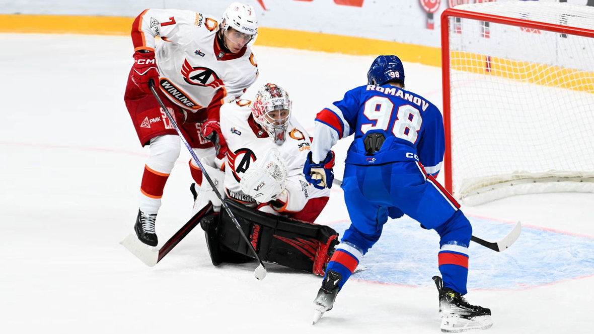    Ярослав Бусыгин, Евгений Аликин и Владислав Романов.ХК СКА