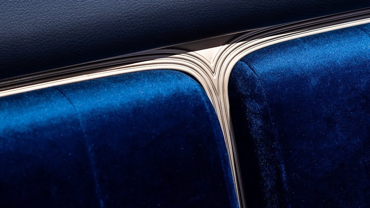    Тизер нового купе Mercedes-Benz. Фото главный дизайнер Mercedes-Benz Горден Вагенер / Соцсети