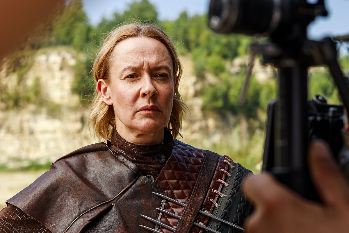 Евгения Дмитриева на съемках сериала «Библиотекарь»