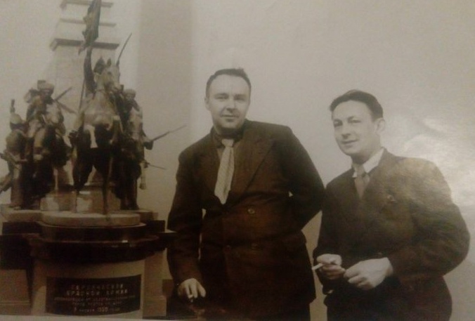Сергей Корольков и Виктор Баринов. Ростов-на-Дону. 1940 г. Фото из архива семьи Бариновых.