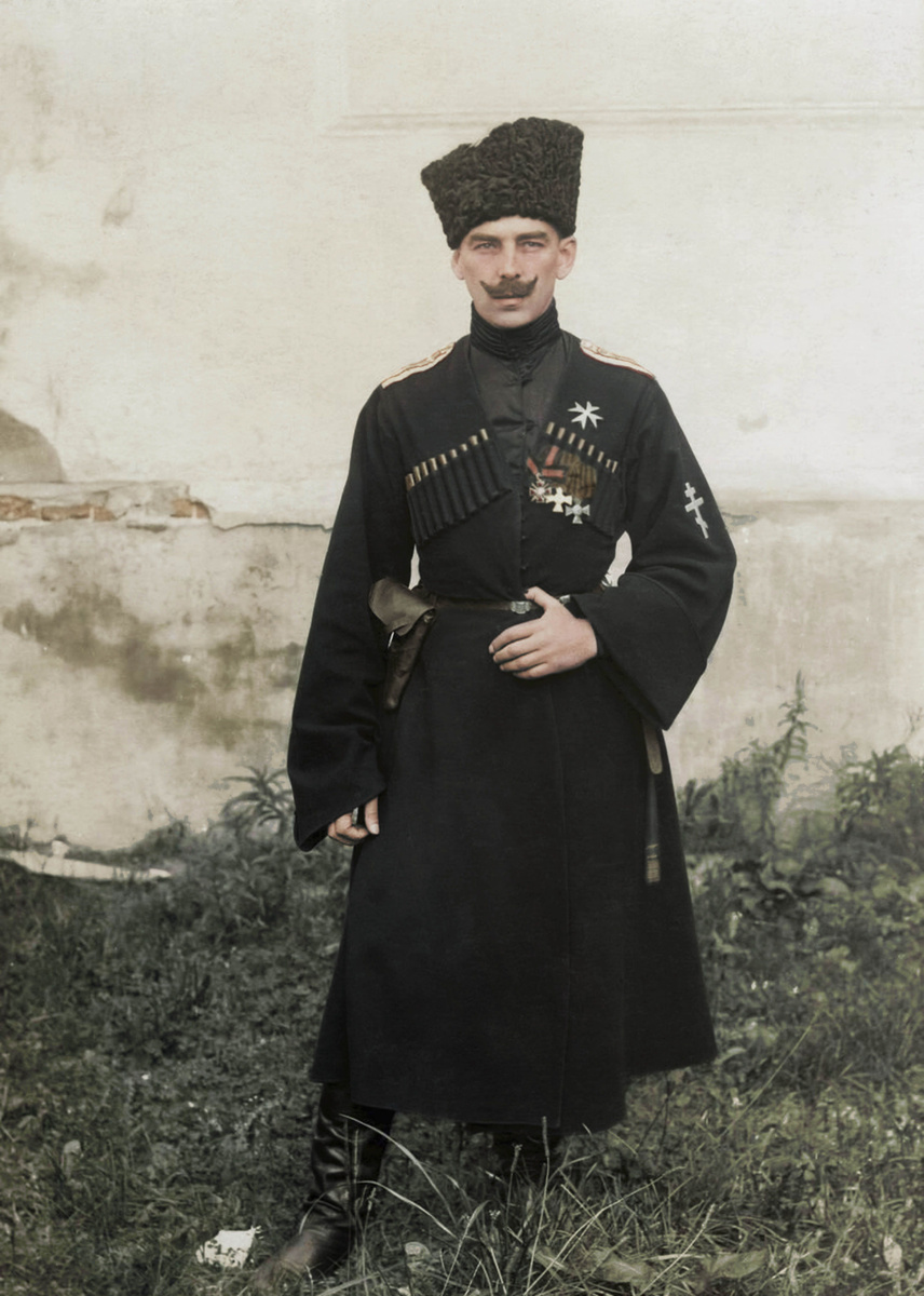 Что нам говорит Вики: Па́вел Рафа(и́)лович (Рафаэлович, Михайлович) Бе́рмон(д)т-Ава́лов (князь Авалов; 4 (16) марта 1877 год, Тифлис — 27 декабря 1973[4], Нью-Йорк) — русский офицер, генерал-майор (1919), представитель прогерманского течения в белом движении в Прибалтике. 