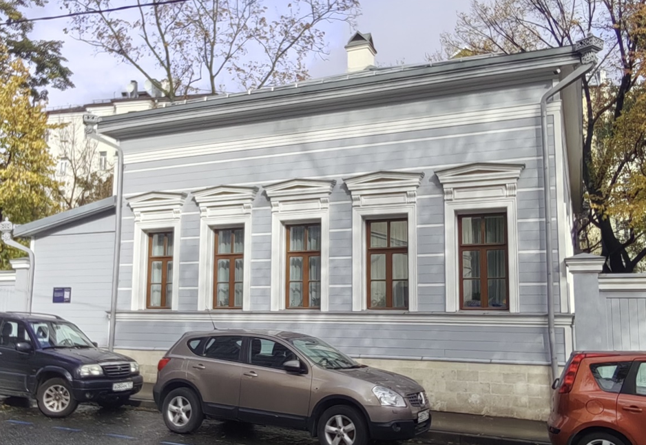 «Главный дом усадьбы Лебедевых» в Хлебном переулке (фото атора)