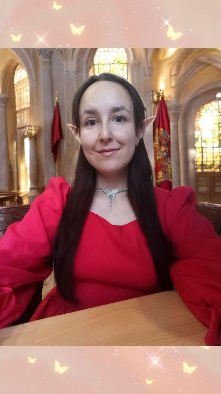 Мой образ для магазинчика (парфюмерного клиентского чата). Вдохновилась Золотым яблоком