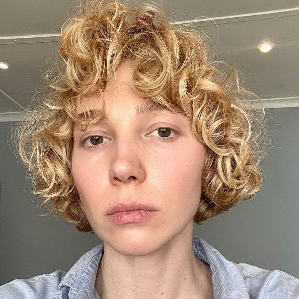     Марина Васильева оказалась в проруби без гидрокостюма