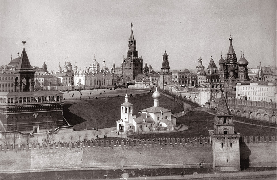Церковь Константина и Елены в Кремле в 1908 г.