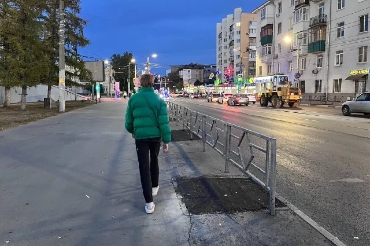    На Красноармейской в Самаре вырубили деревья и заасфальтировали корни