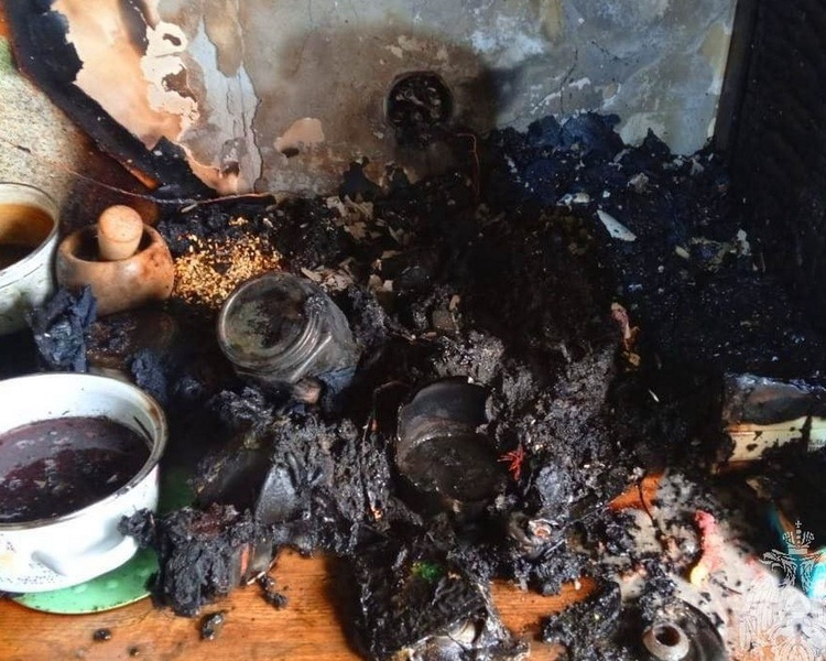     В Курской области короткое замыкание в кофемашине привело к пожару