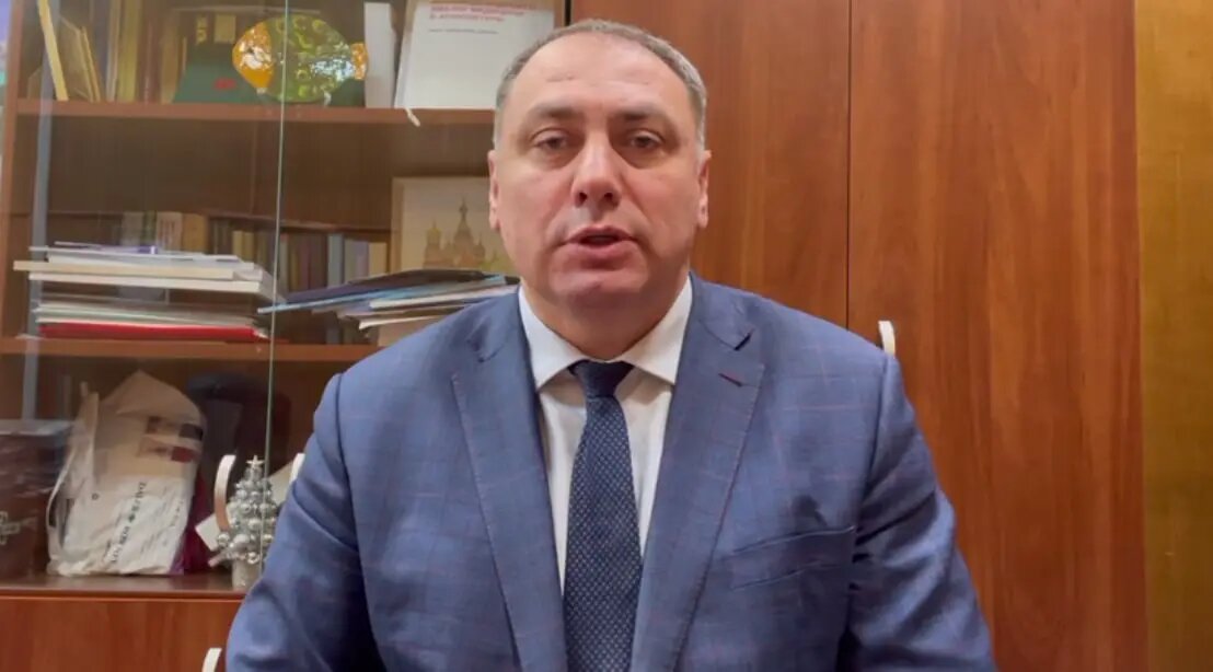    Андрей Сарана. Фото: скриншот из видео пресс-службы комздрава Петербурга