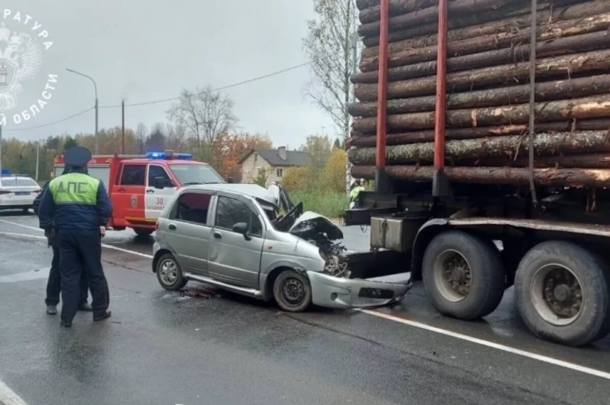    Лобовое столкновение на трассе М-9 в Тверской области унесло две жизни