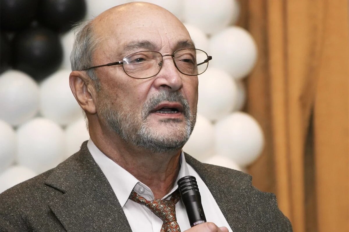    Актёр и агент?