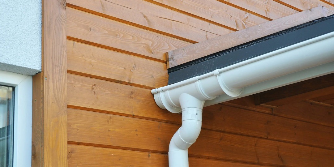 Водосточная система из канализационных труб за один день своими руками: секрет бюджетных водостоков