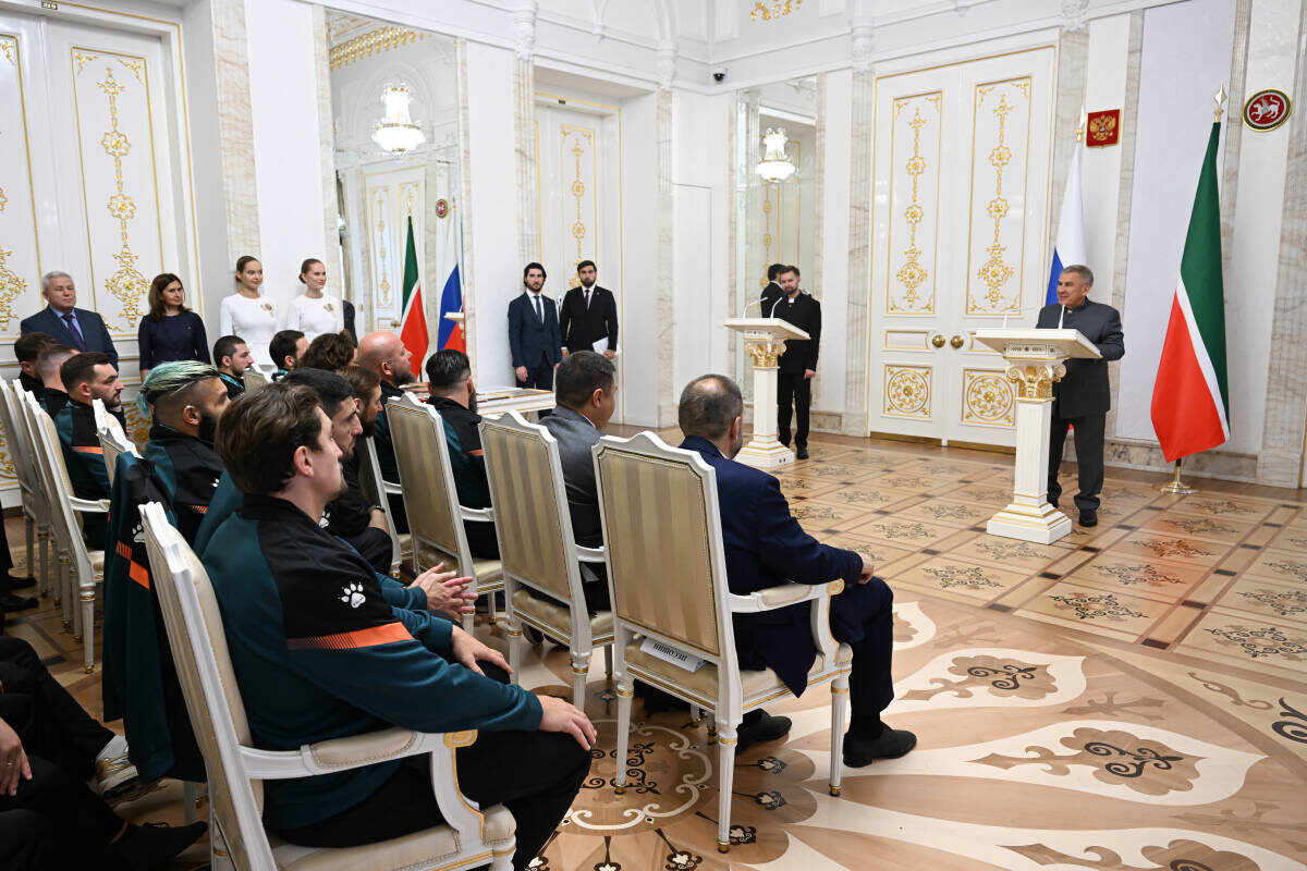 С поздравительной речью выступил Рустам МиннихановФото: rais.tatarstan.ru