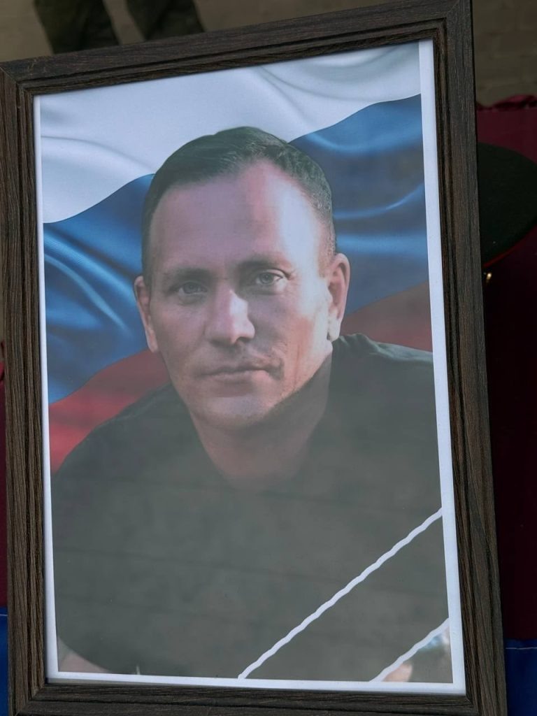     В Бугуруслане простились с тремя бойцами, погибшими в зоне СВО Оренбуржье
📷    В Бугуруслане простились с тремя бойцами, погибшими в зоне СВО Оренбуржье
