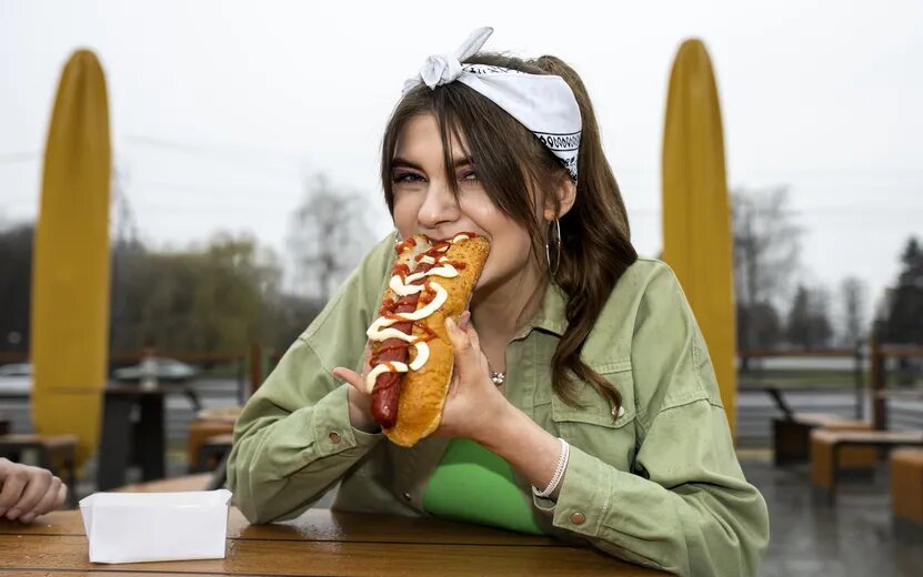    Еда на бегу: как привычка постоянно перекусывать подрывает здоровье