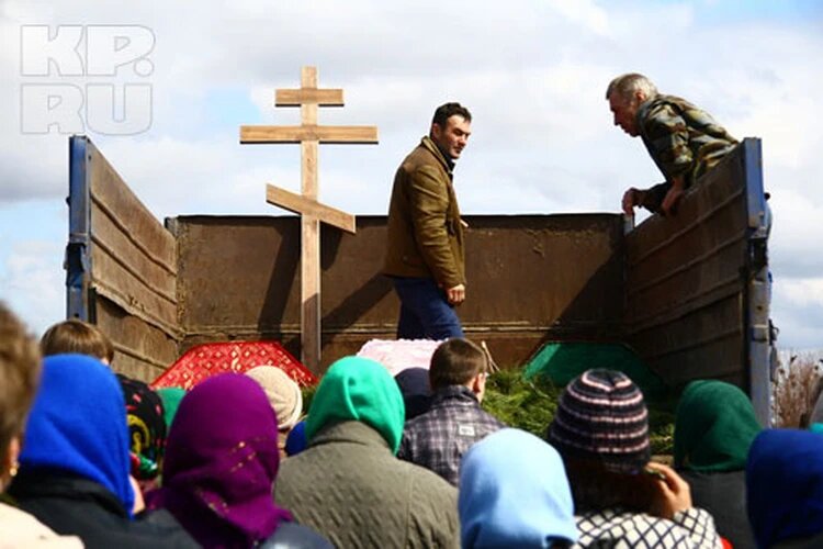 Убитых хоронили в закрытых гробах. Фото: Роман Игнатьев