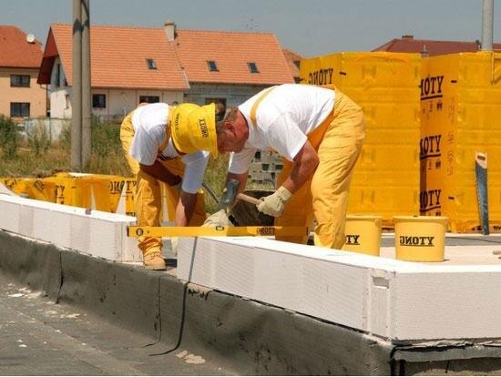 Измерьте диагонали – они также должны иметь абсолютно одинаковую длину. И только тогда, когда все три показателя (длинные стороны, короткие стороны и диагонали) совпали по длине – Вы получили правильный прямоугольник.