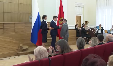     Михаил Котюков вручил награды выдающимся жителям края