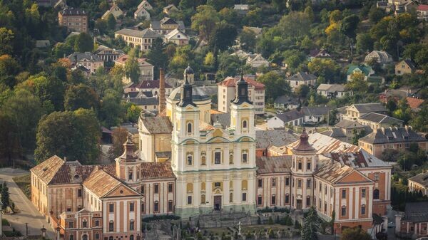    Ансамбль коллегиума Кременец© commons.wikimedia.org / Konstantin Brizhnichenko