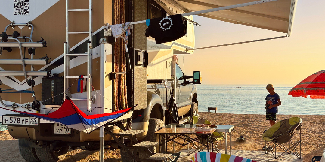 «Бродяги, наркоманы и конспирологи»: Как обыватели видят караванеров.