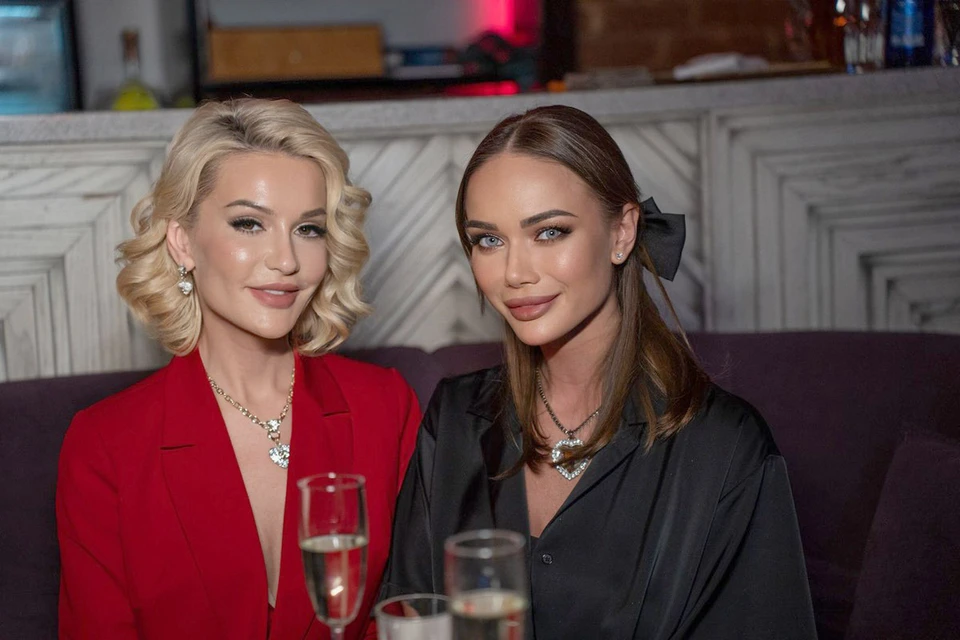 Таша Белая и Яна Кошкина были подругами.